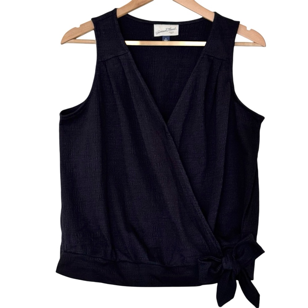 Black Wrap Top - Sleeveless. Women’s Small. Excellent Condition!